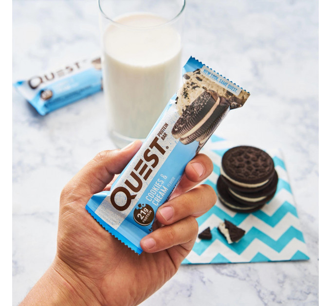 Набір батончиків з протеїном Quest Nutrition Cookies & cream зі сливковим смаком 12 шт.