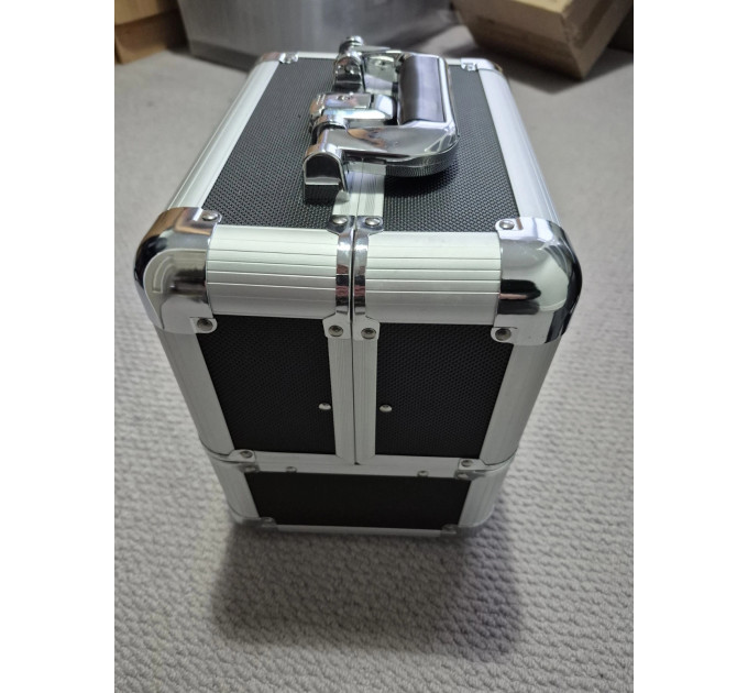 Дорожній кейс для макіяжу NYX Makeup Artist Storage Tiered Case