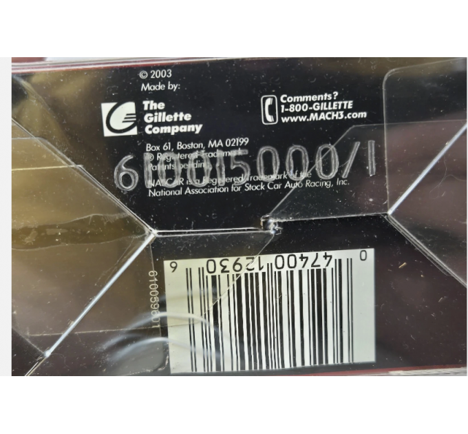 Подарунковий набір для гоління Gillette Mach3 Turbo Champion червоний з гелем і дорожнім футляром