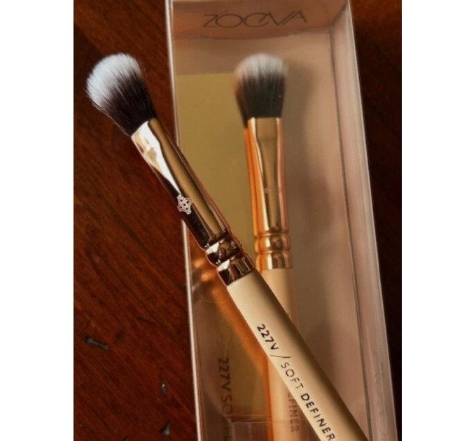 Кисть для розтушовування тіней ZOEVA #227 Soft Definer Rose Golden Vol.2 в кольорі рожеве золото 1 шт.