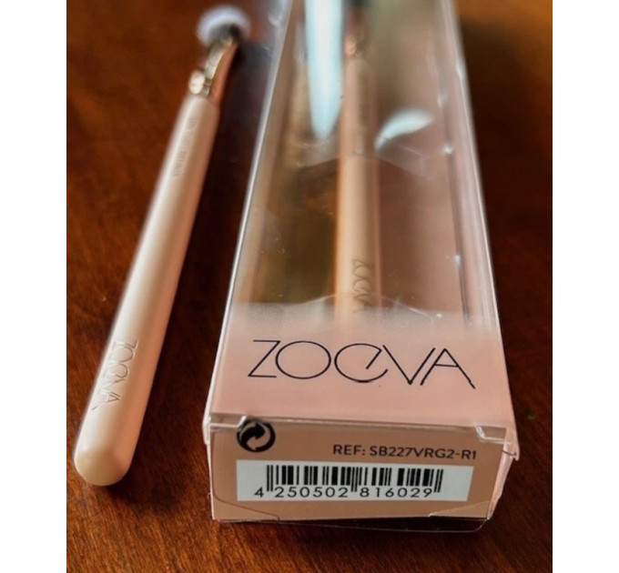 Кисть для розтушовування тіней ZOEVA #227 Soft Definer Rose Golden Vol.2 в кольорі рожеве золото 1 шт.
