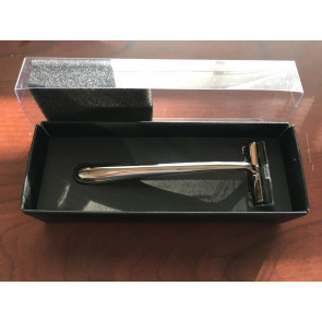 Металева полірована бритва кольору «збройна сталь» з лезом Gillette Trac