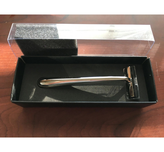 Металлическая полированная бритва цвета «оружейная сталь» с лезвием Gillette Trac