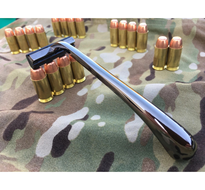 Металлическая полированная бритва цвета «оружейная сталь» с лезвием Gillette Trac