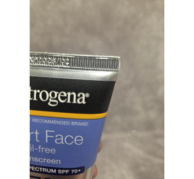 Набір сонцезахисних кремів Neutrogena SPF 70 (матовий Ultra Sheer 88 мл і спортивний із захистом від поту Sport Face 73 мл)