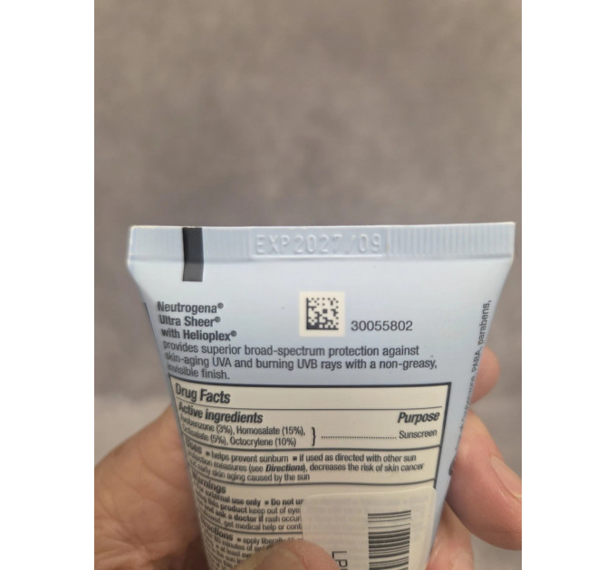 Набір сонцезахисних кремів Neutrogena SPF 70 (матовий Ultra Sheer 88 мл і спортивний із захистом від поту Sport Face 73 мл)