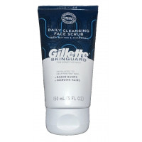 Чоловічий очищаючий скраб перед голінням Gillette Skinguard Daily Cleansing Face Scrub 150 мл