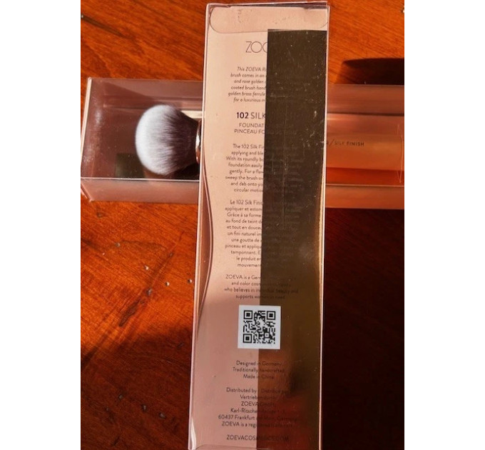 Професійний пензель для нанесення і розтушовування тону ZOEVA 102 Silk Finish Rose Gold