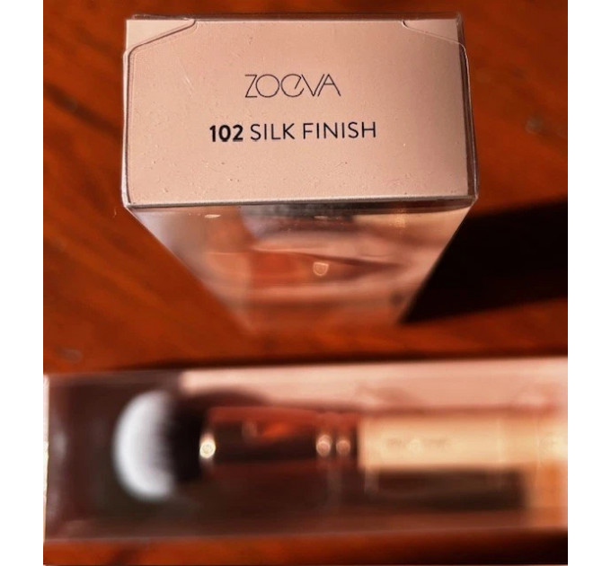Професійний пензель для нанесення і розтушовування тону ZOEVA 102 Silk Finish Rose Gold