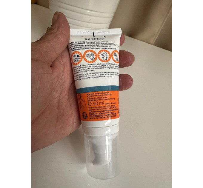 Сонцезахисний флюїд для обличчя La Roche-Posay Anthelios UVMUNE 400 SPF 50+ Invisible Fluid (50 мл)