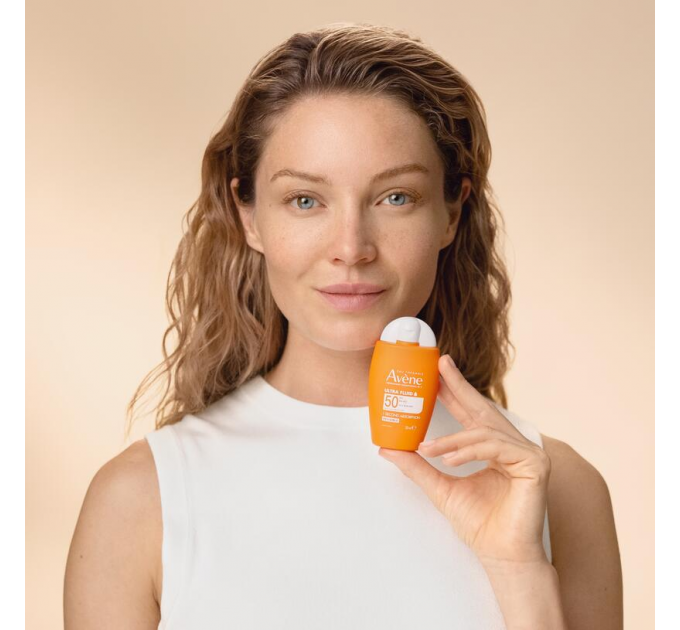 Невидимий сонцезахисний флюїд для чутливої шкіри обличчя Eau Thermale Avène Ultra Fluid Invisible SPF 50+ флакон 50 мл