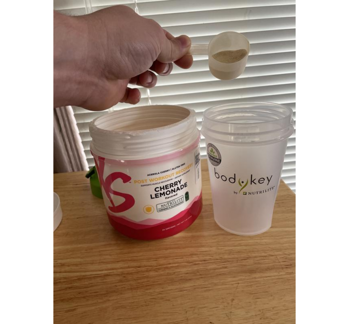 Післятренувальний комплекс Amway XS Post-Workout Recovery – Cherry Lemonade зі смаком вишневого лимонаду (20 порцій)