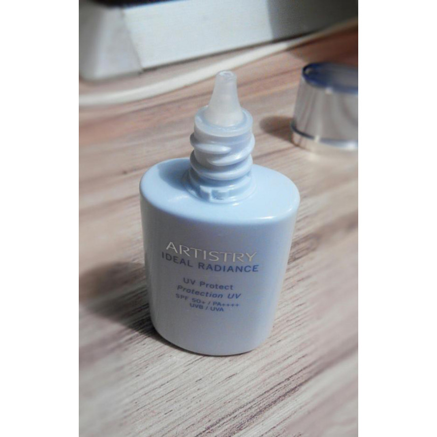 Пожівній крем для кожи вокруг очей AAmway Artistry Ideal Radiance