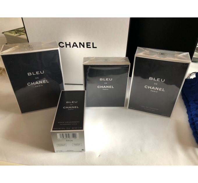 Подарочный набор для мужчин Chanel Bleu de Chanel (Туалетная вода 150 мл, Дезодорант-стик 75 мл, Гель для душа 200 мл, Туалетная вода в дорожном размере 3х20 мл)