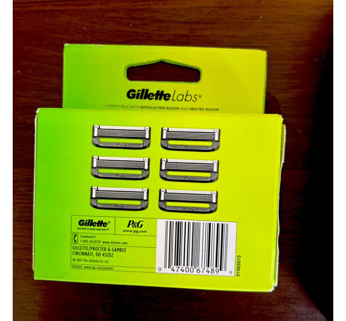 Бритва Gillette Labs с отшелушивающей полоской с подставкой и дорожным футляром