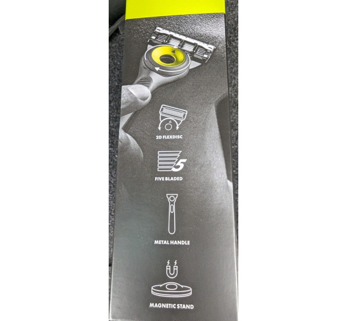 Подарочный набор для бритья Gillette Labs Neon Night Gift Set (бритва с отшелушивающей полоской и магнитной подставкой гель/пена для бритья Gillette labs 198 мл увлажняющий крем 50 мл) 