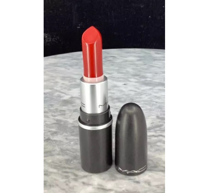 Губна помада MAC Lipstick Russian Red червона 