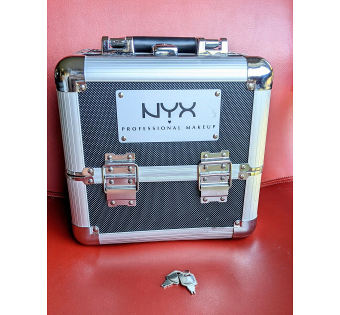 Кейс визажиста NYX Beginner Makeup Artist Train Case (46х23х56 см)