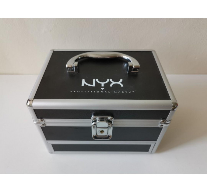 Кейс визажиста Nyx Professional Makeup Mini Train (20х15х15 см)