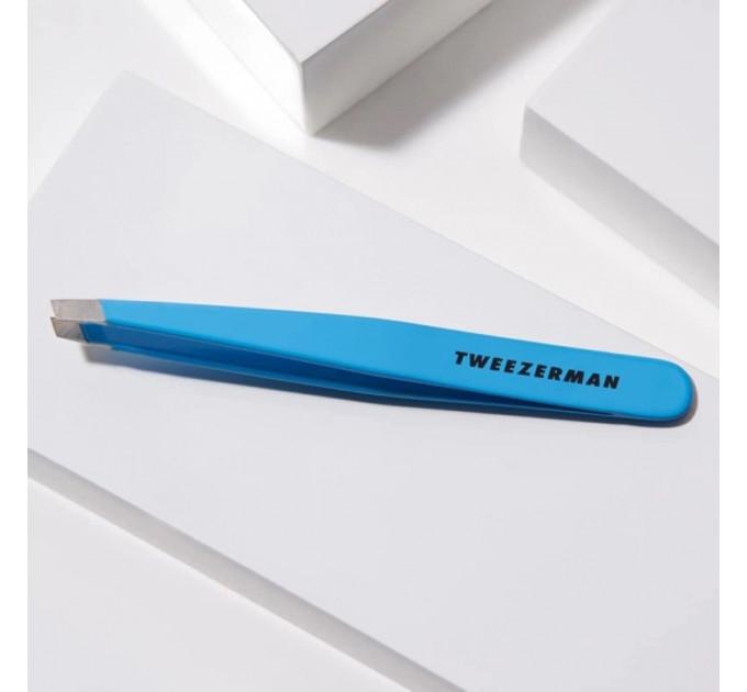 Пінцет Tweezerman Studio Collection Mini Slant Tweezer Bahama Blue зі скошеним краєм (7 см)