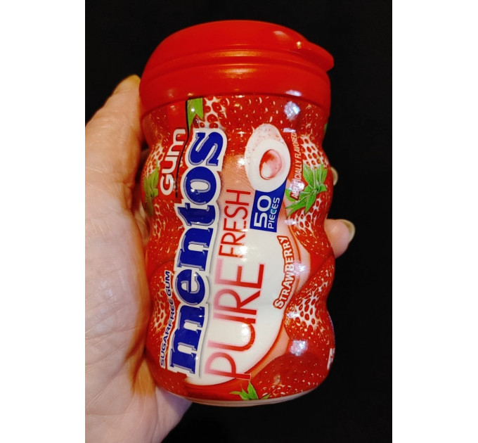 Жевательная резинка Mentos Pure Fresh с тропическими фруктами и лаймом 50 драже