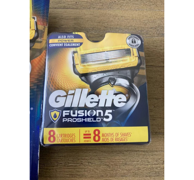 Бритвений набір Gillette Fusion 5 ProShield зі станком і 8 картриджами