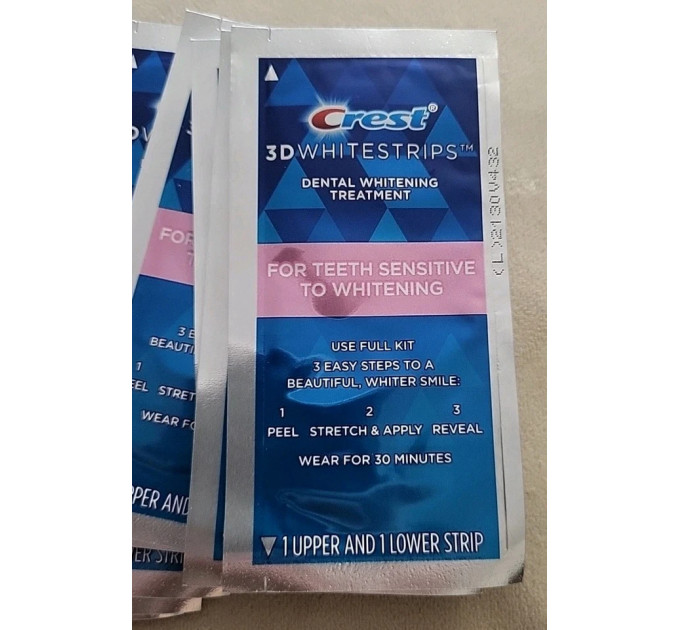 Відбілюючі смужки для зубів Crest 3D Whitestrips Sensitive 4 стікери 8 смужок