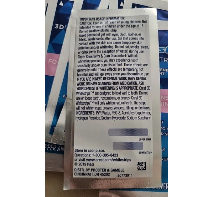 Відбілюючі смужки для зубів Crest 3D Whitestrips Sensitive 4 стікери 8 смужок