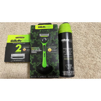 Чоловічий набір для гоління Gillette Labs (бритва з підставкою, 3 картриджами та гелем)