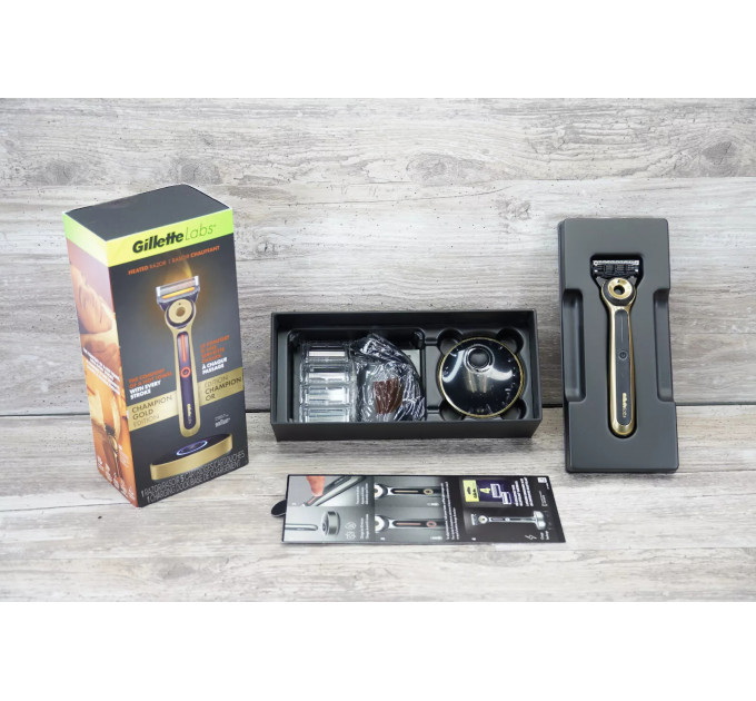 Мужская бритва с подогревом от зарядной станции с 5-ю картриджами Gillette Labs Heated Razor Starter Kit